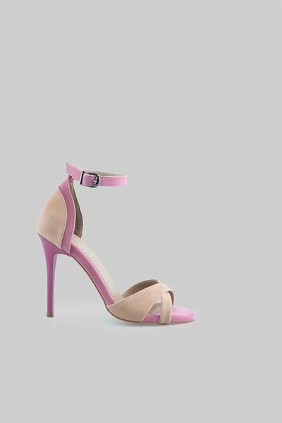 كعب وردي بودرة