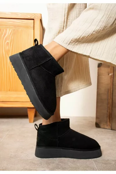 Вълнени ботуши с дебела подметка вътре в ботуши на платформа