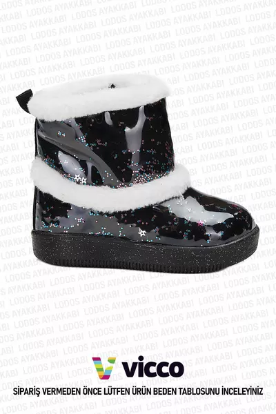 نموذج المذنب طفلة وطفل أحذية سوداء مضيئة