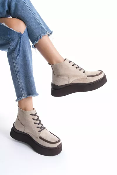 المرأة الدانتيل متابعة سميكة وحيد عارضة الأحذية الكلمة