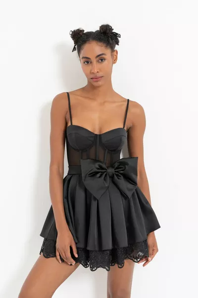 Mini satijnen jurk met strik met bandjes