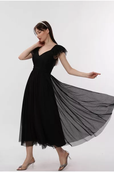 Рокля от тюл с волани с детайли корсаж