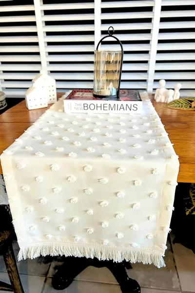 مفرش عداء بحواف مزينة بكرات صغيرة  سم