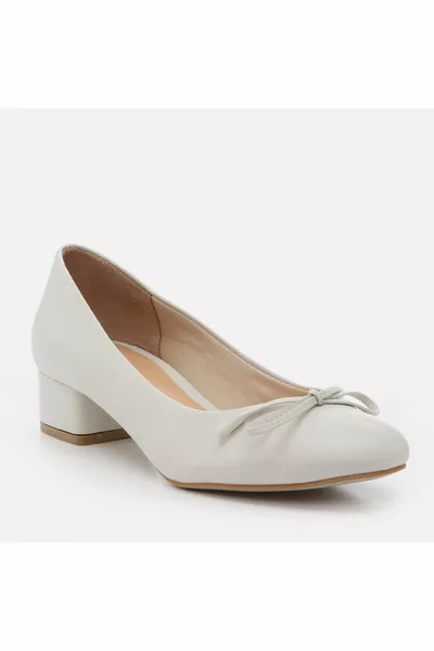 جلد طبيعي العظام المرأة كعب سميك