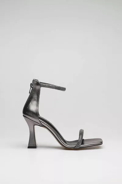 Solitaire Band Blunt Pattern Evening Dresses