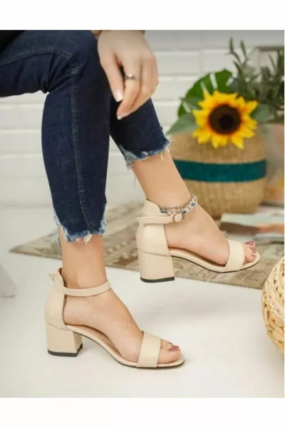 نسائي جلد بيج بكعب سميك