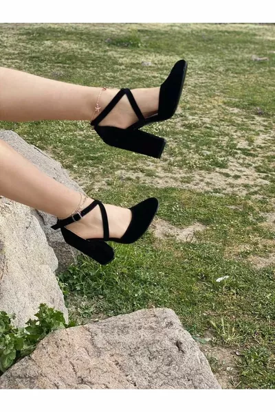 أسود طويل الصليب حزام الأحذية