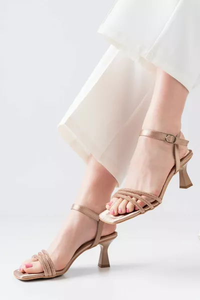 Гола сатенена ортопедична подметка 5мм.гъба три реда камъни 6см.вечерни обувки