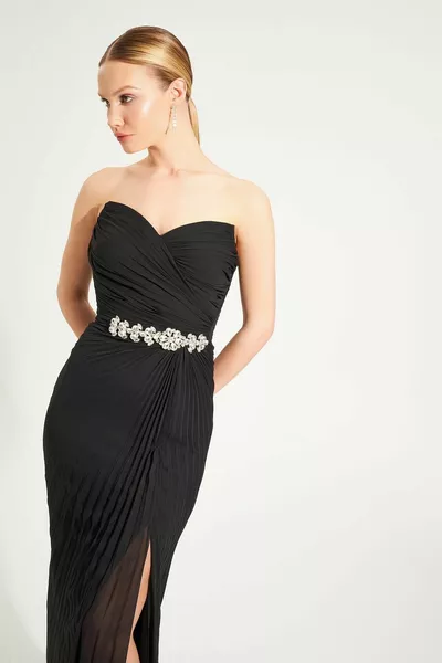 Black Strapless, Belt Detailed Pleated Slit Evening Dress