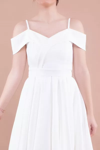 مرنة أطلس النسيج قبالة الكتف مفصلة مطوي حزام البسيطة الأبيض مساء اللباس 