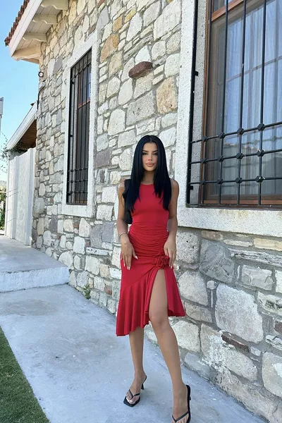 أحمر روز التفاصيل تكدرت فستان طويل 