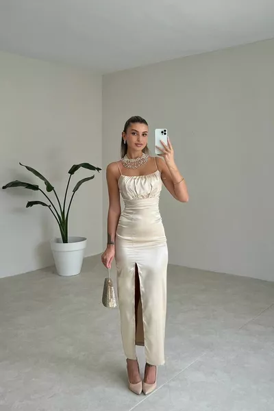 Damen Brust Drapiert und Schlitz Detail Satin Stoff Midi Creme Abendkleid 