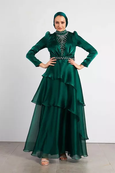 Grünes Azaleen-Hijab-Abendkleid