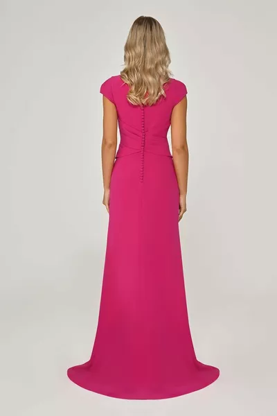 Langes Kleid aus drapiertem Krepp mit tiefem V-Ausschnitt vorne