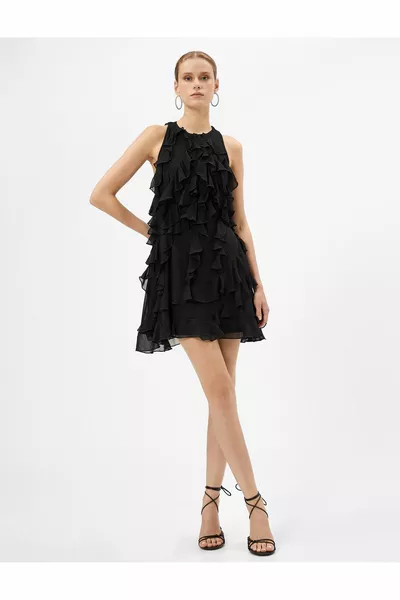 Мини вечернее платье из шифона с оборками и воротником на подкладке