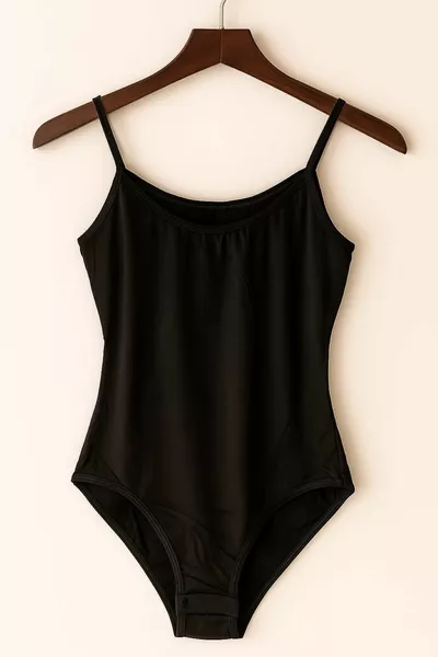 Zwart viscose stoffen body voor dames met spaghettibandjes en drukknopen