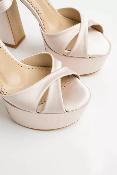 Soft Padded Platform Champagne Color High Heeled Evening Shoes