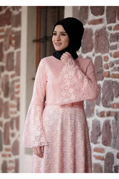 Kanten avondjurk met wijde mouwen T 