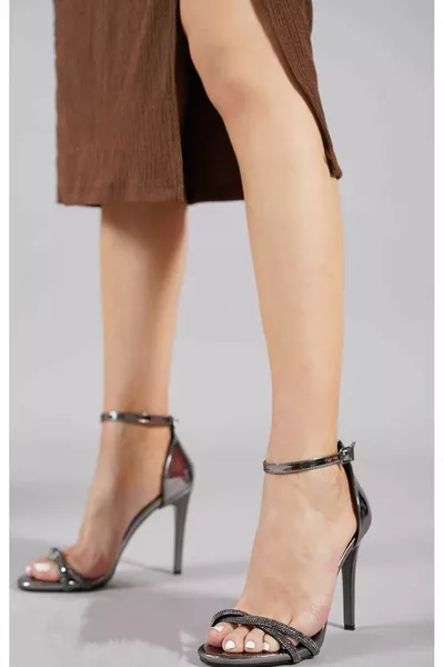 DIAGONAL STONE NAILED HEEL CHAUSSURES DE SOIRÉE POUR FEMMES