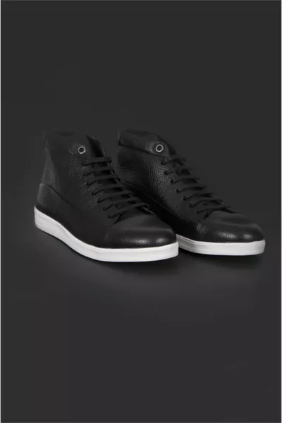 أحذية جلدية