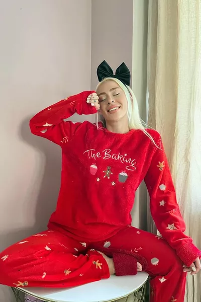 مجموعة بيجامة نسائية حمراء منقوشة بنمط الخبز