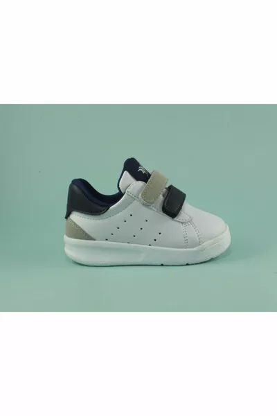 أبيض - حذاء باسكت بيسك فيرست ستيب لتقويم العظام