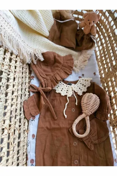 Salopette en mousseline col tricoté détaillé