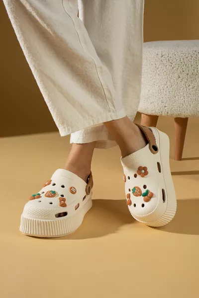 المرأة البيج المنك إيفا شاطئ البحر كوك طبيب ممرضة مستشفى كونفورت عارضة الصنادل الشباشب