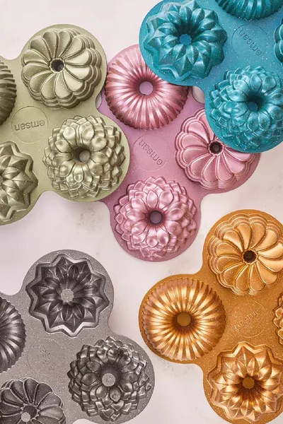 Griss Quatre en un Moule à gâteau gris 4 pièces