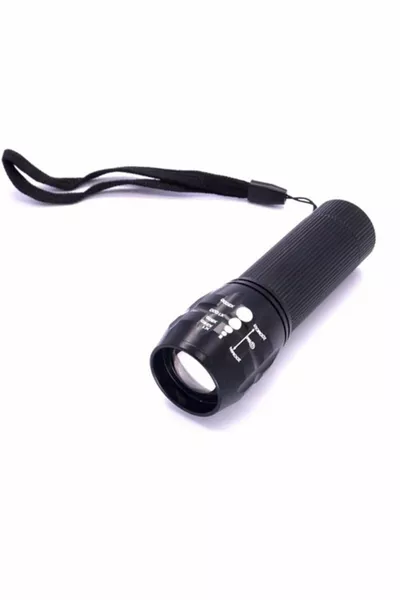 Aluminium zaklamp met een bereik van 2 km met aan/uit-led en zoom