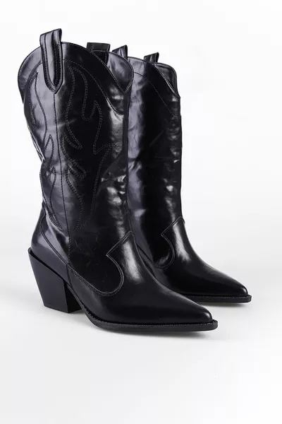 وأشار اصبع القدم المطرزة المرأة رعاة البقر الأحذية