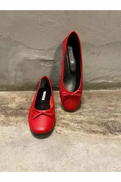 جلد طبيعي جميع الشعائر اليدوية فلوتر الأحمر الباليه الشقق