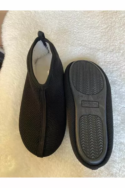 Fourrure respirante d’hiver à l’intérieur des bottes / bottines de la maison