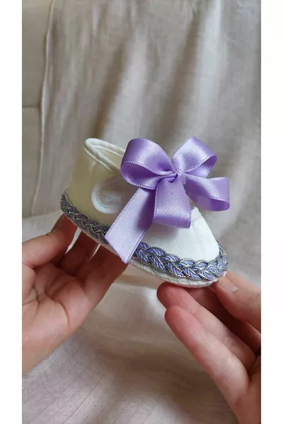 أحذية طفلة حديثي الولادة أرجواني / أحذية خروج المستشفى / جوارب طفلة / هدية استحمام الطفل