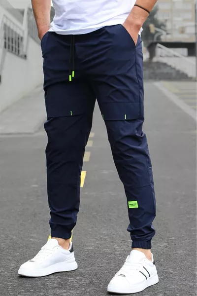 بدلة رياضية أساسية باللون الأزرق الداكن 