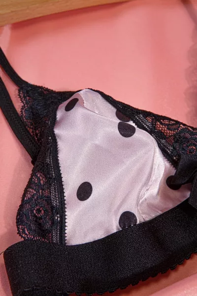 المرأة حبل حزام الدانتيل بوستير السراويل الوردي البولكا نقطة الساتان ثوب النوم مجموعة