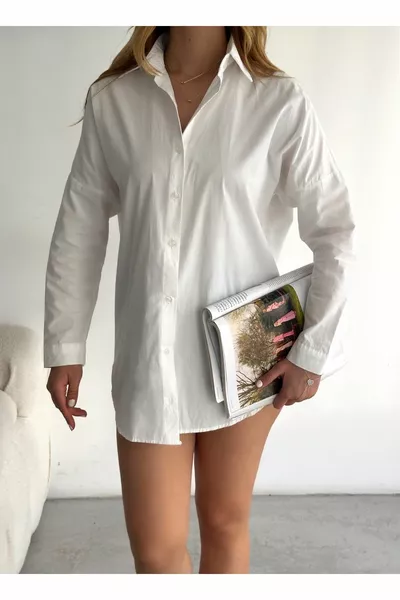 Женская белая длинная базовая рубашка оверсайз