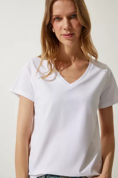 تي شيرت بيسك محبوك بفتحة صدر على شكل V نسائية بيضاء 