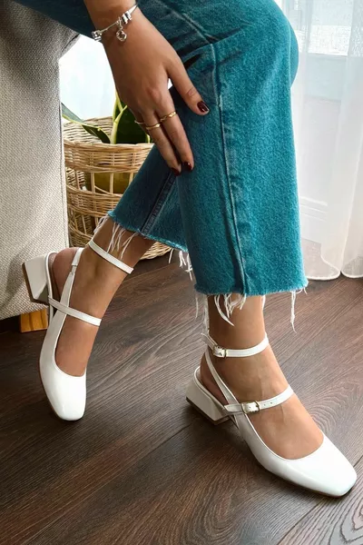 المرأة ماري جين الأبيض براءات الاختراع والجلود مفتوحة الظهر مربع اصبع القدم قبعة صلبة قصيرة كتلة الكعب