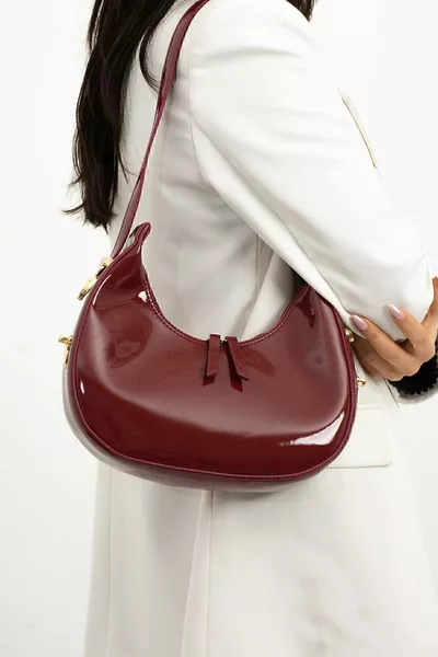 GLANZENDE LAKLEREN BAGUETTE HAND- EN SCHOUDERTAS VOOR DAMES