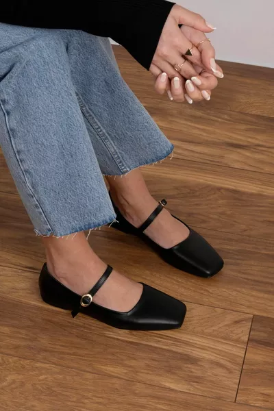 Ballerine con cintura Blunt Toe nere