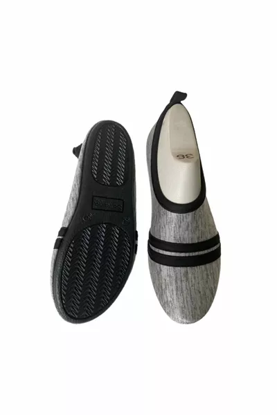 Chaussures de bain à semelle antidérapante grise