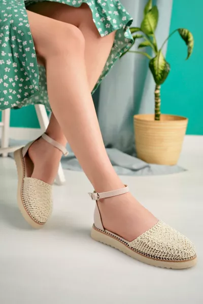 HNM  Дантелени плетени сандали