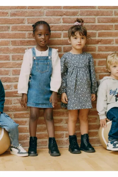 أحذية جلدية بأربطة