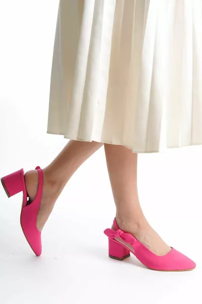 حذاء نسائي بكعب 5 سم مع قوس جانبي مطاطي