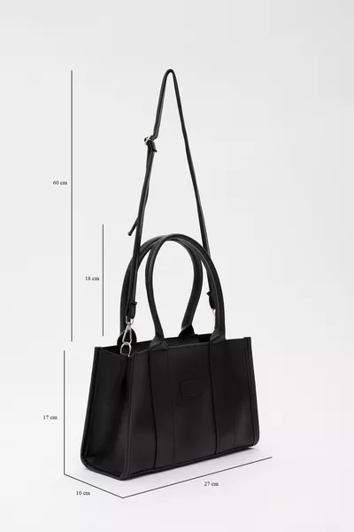 أسود  فو الجلود مقصورة واحدة بسحاب حزام مزدوج اليد والذراع وحقيبة الكتف U:  W:  G: 