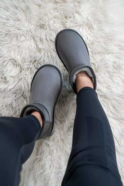 Dames Grijze Ultra Mini Suède Laarzen Binnen Bont Winterzool Laarzen & Bootie