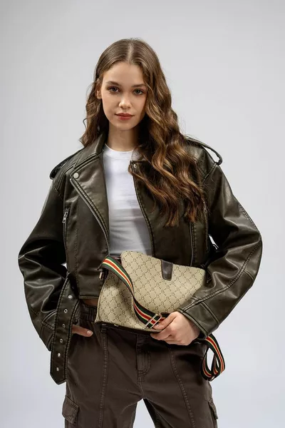 حقيبة يد وكتف نسائية منقوشة