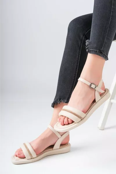 نعل مسطح ناعم صنادل حجرية رقيقة كريمية