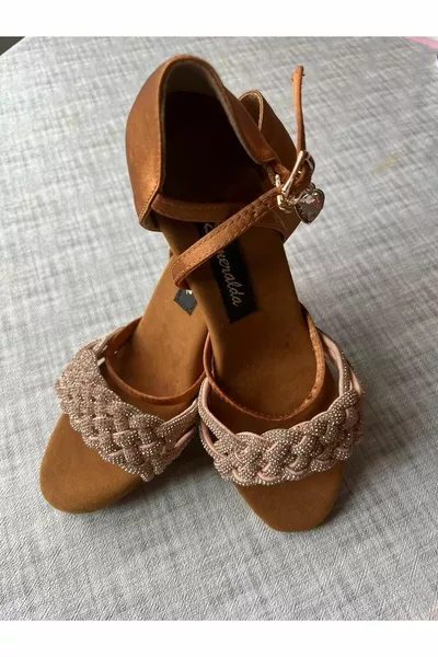 TANGO, SALSA, BACATA, DANSSCHOENEN